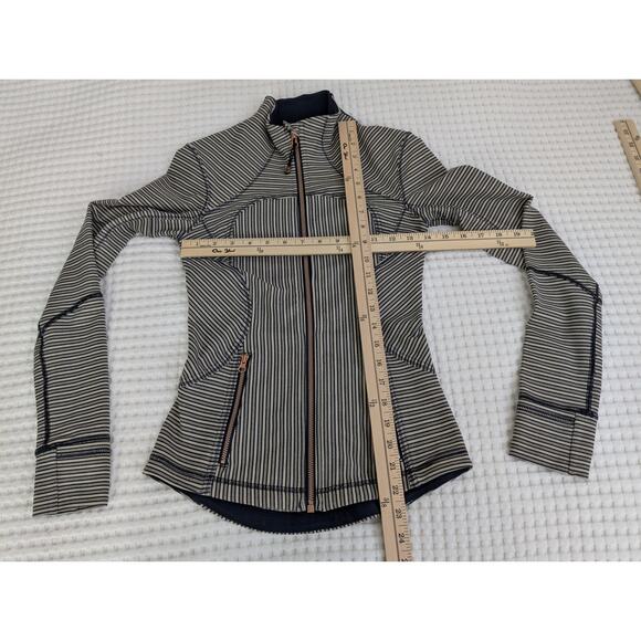 lululemon forme jacket II - Picture 12 of 13